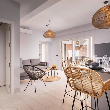 Town Anita * Εστεπόνα