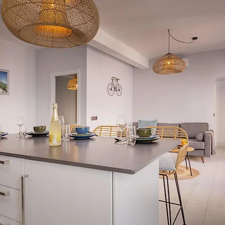 Town Anita 埃斯特波纳